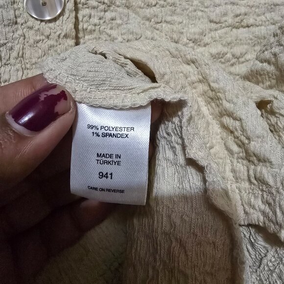 New York & Company Women's Cream Scrunched Detail Button-Up Top Size 1X - Picture 6 of 8